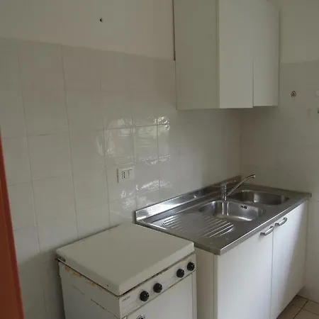 Flat With Garden And Parking Apartment *